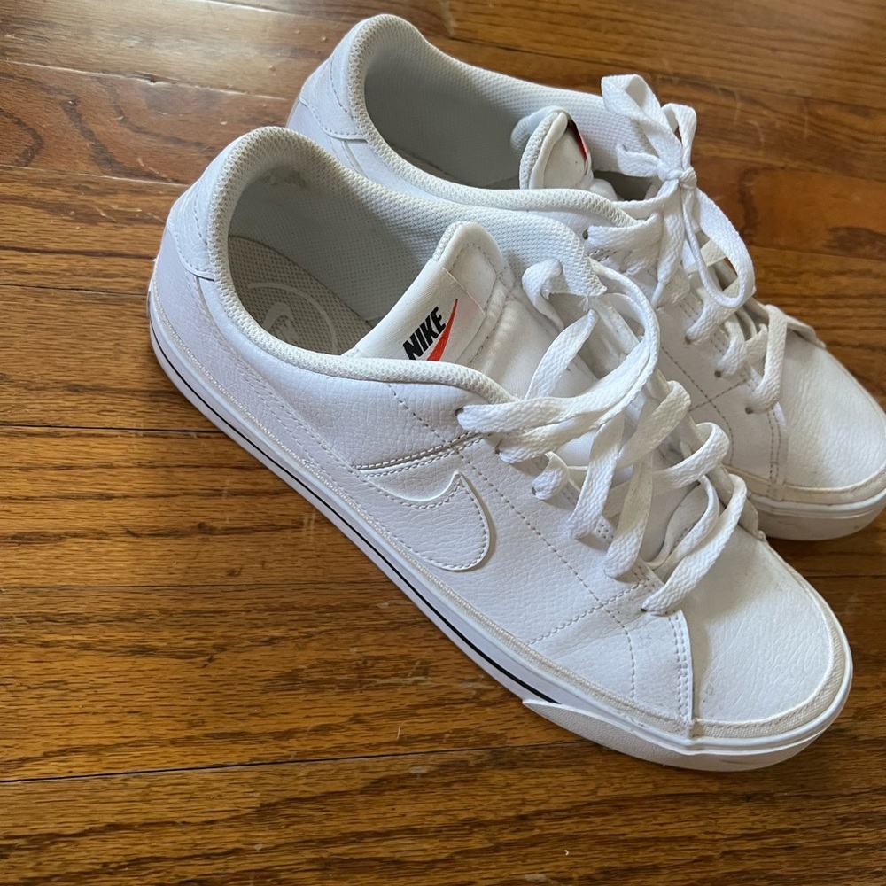 Nike court legacy shoes 9.5